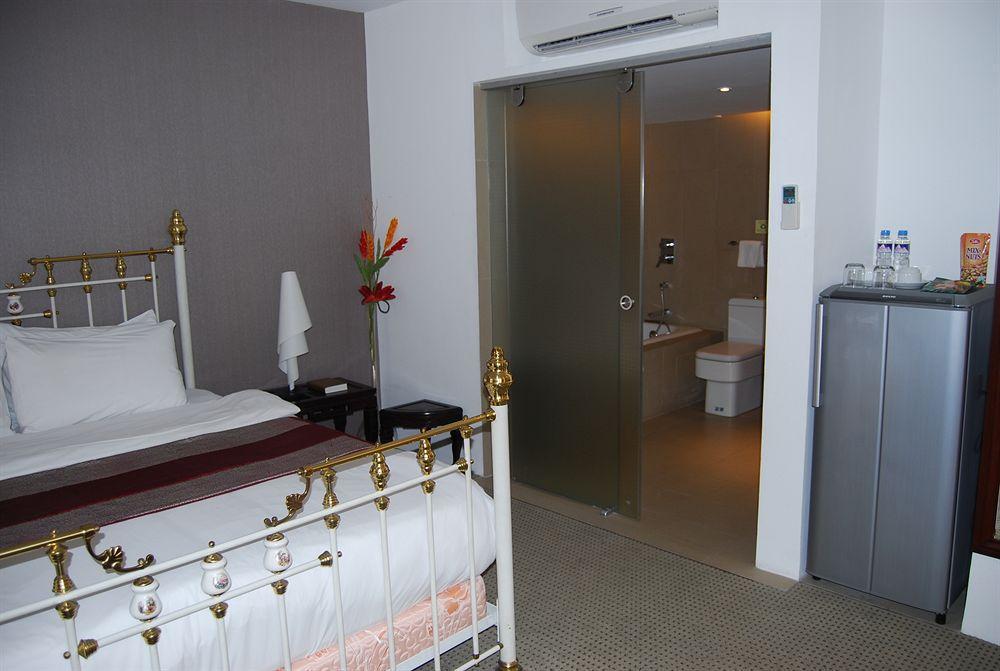 The E-Hotel Makati Makati City Zewnętrze zdjęcie
