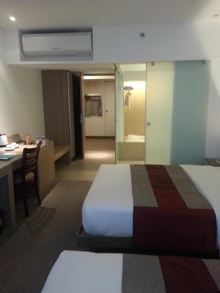 The E-Hotel Makati Makati City Zewnętrze zdjęcie