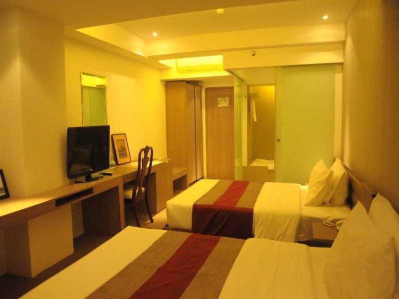 The E-Hotel Makati Makati City Zewnętrze zdjęcie
