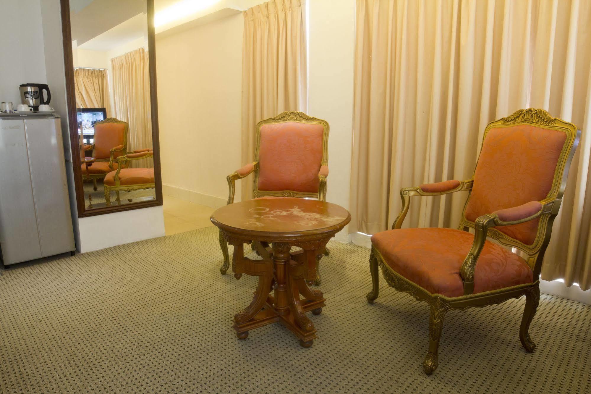 The E-Hotel Makati Makati City Zewnętrze zdjęcie
