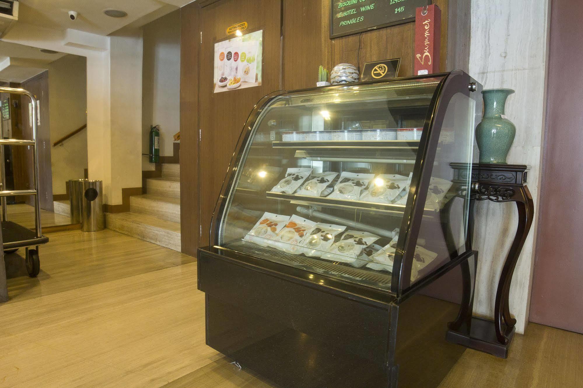 The E-Hotel Makati Makati City Zewnętrze zdjęcie